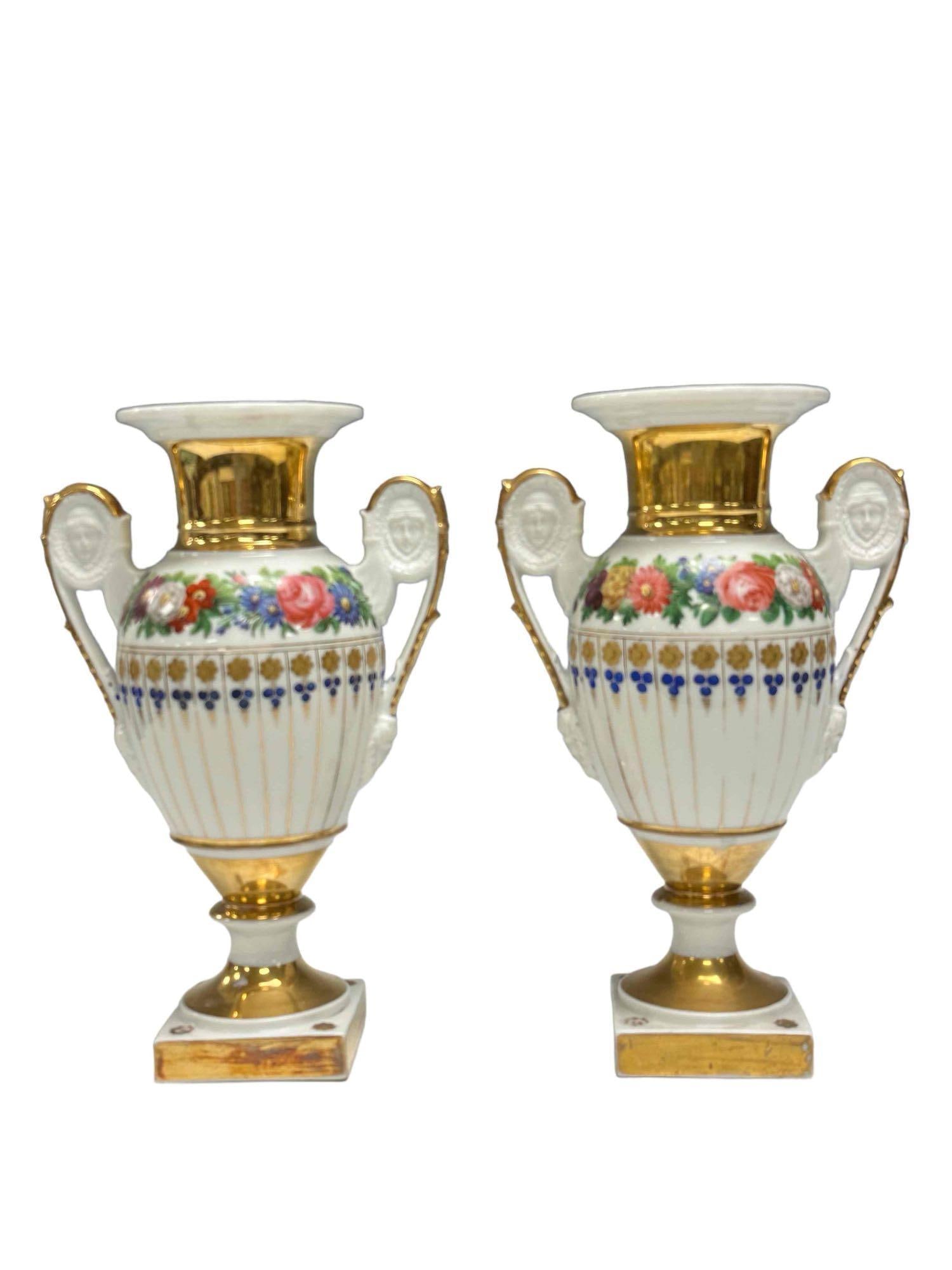 19th c. Pair of OLD PARIS Pedestal Urn Vases (1 of 20)