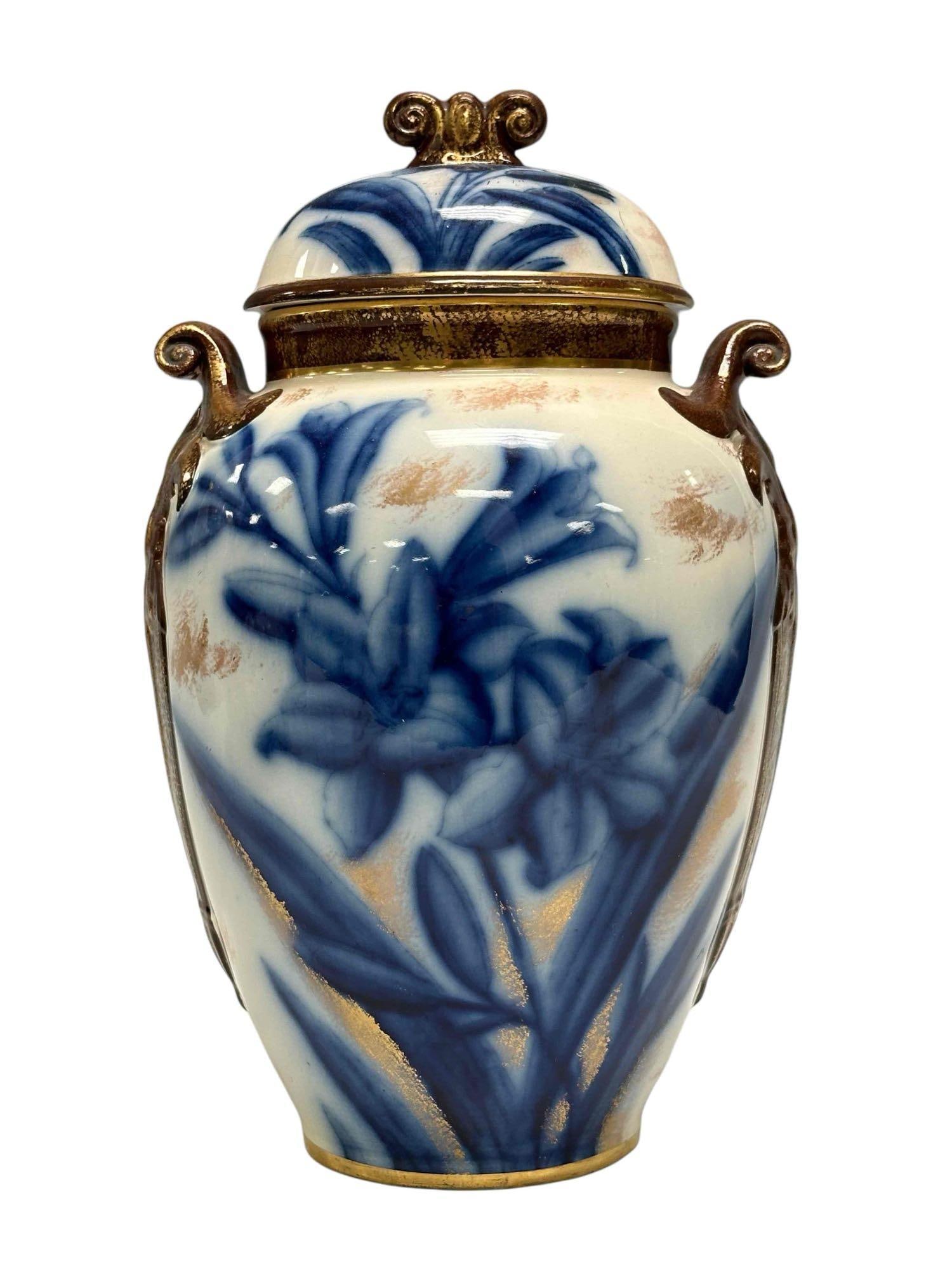 ADDERLEY Porcelain Lidded Apothecary / Ginger Jar: Blue ink dyed with partial gilt throughout. Measuring approx 11.5" tall x 7" wide. Light use and wear as shown, see photos