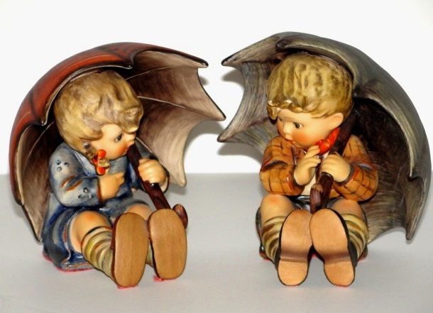 Hummel's Umbrella Boy & Girl Figurines 152A&B: GOEBEL "UMBRELLA BOY" M.I. HUMMEL FIGURINES, #152 0/A, TMK 4, DATED 1964-1972, APPROX 4.75" HIGH - MINT CONDITION (NO CRACKS OR CHIPS).