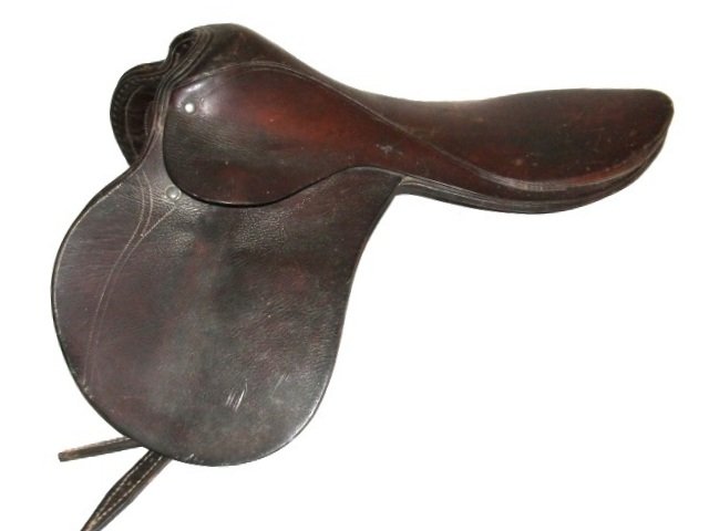 English Style Horse Ridding Saddle: Brown leather. Condition good used, appropriate wear for usage. These English horse saddles are used for Olympic equestrian games and for events, show jumping, horse racing or polo