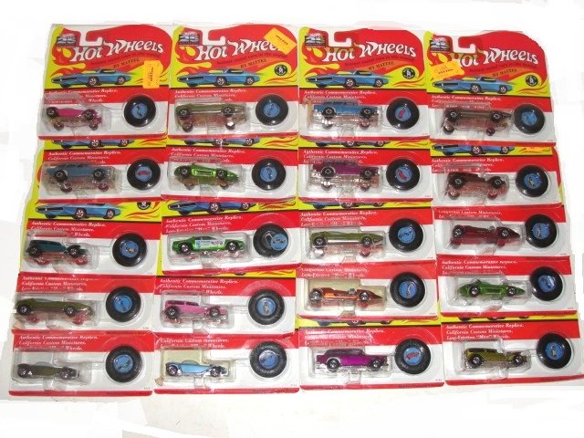 Collection 20 Commemorative Hot Wheels 1993: Replica Red Lines. All mint on cards; cards in excellent condition.