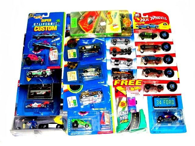 Collection Of 20 Mixed Hot Wheels Red Liners: VCR cars, California Customs and others. All mint on cards; cards in good shape. Ca. 1980s-90s.