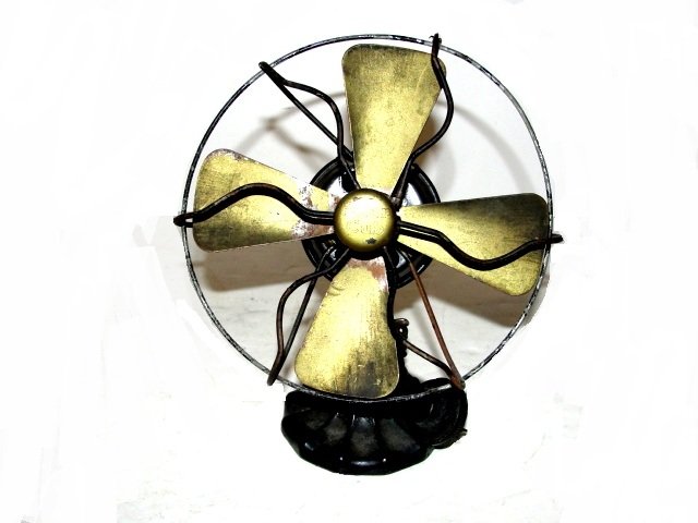 Polar Cub Mini Fan 1920's Era: Center label reads 'Polar Cub'! The label on the top of the motor reads 'Polar Cub Type G, Patent July 5, 1921'. Made by the A.C. Gilbert Company, New Haven, CT. 7Ó wide by 8Ó tall by 5Ó deep. Good