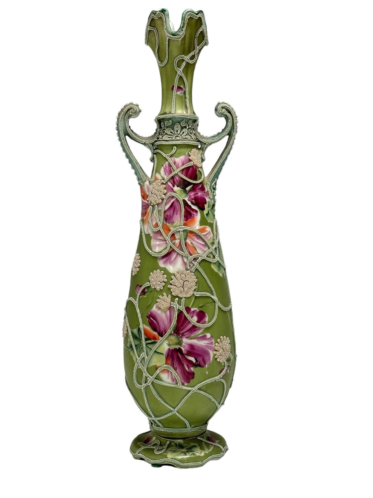 Late 19th Early 20th Century Japanese Unmarked Nippon Moriage Vase (1 of 18)