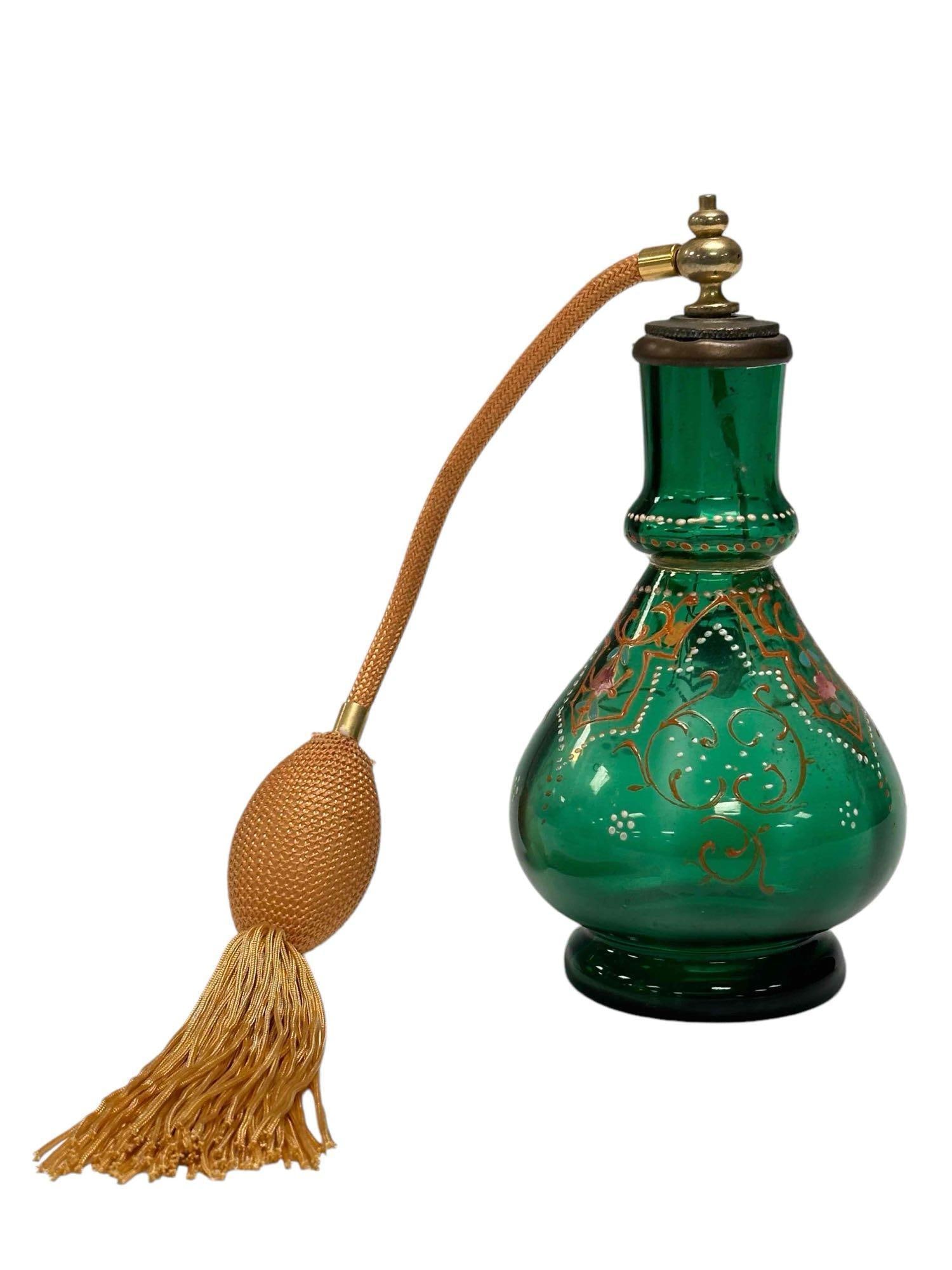 Art Deco Green Enameled Ladies Vanity Perfume Bottle (1 of 15)