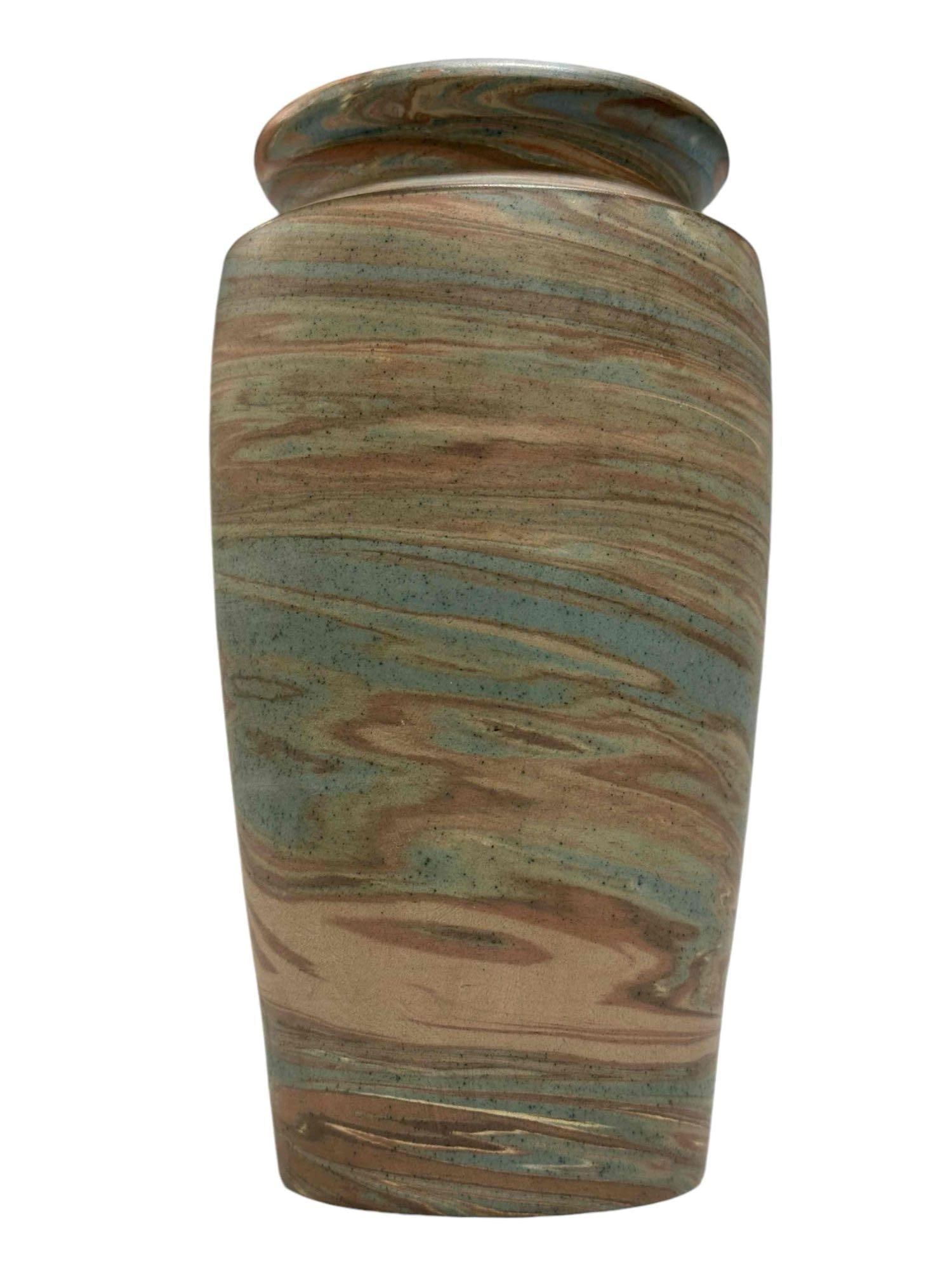 Niloak Swirl Pottery Mission / Arts and Crafts Vase (1 of 11)