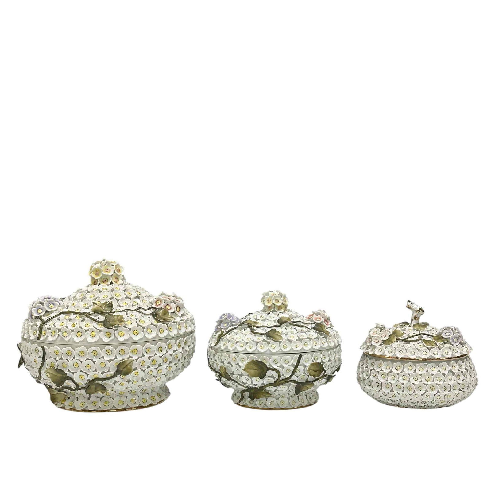 Three (3) Meissen Schneeballer Covered Tureen Dishes (1 of 20)