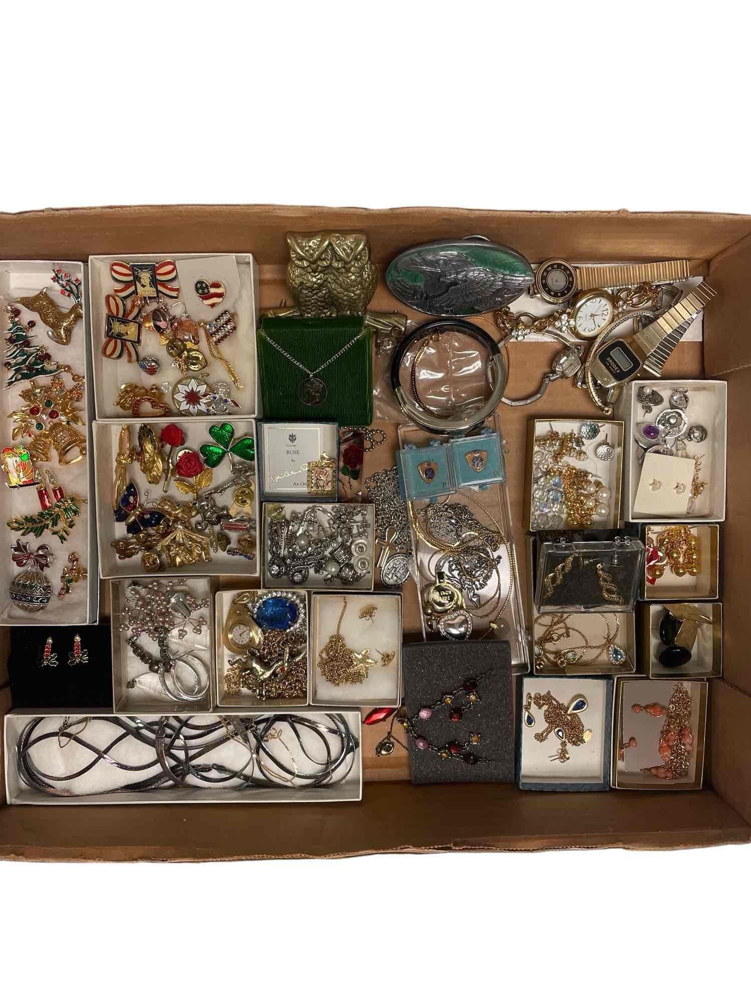 Large Costume Jewelry Collection (1 of 20)