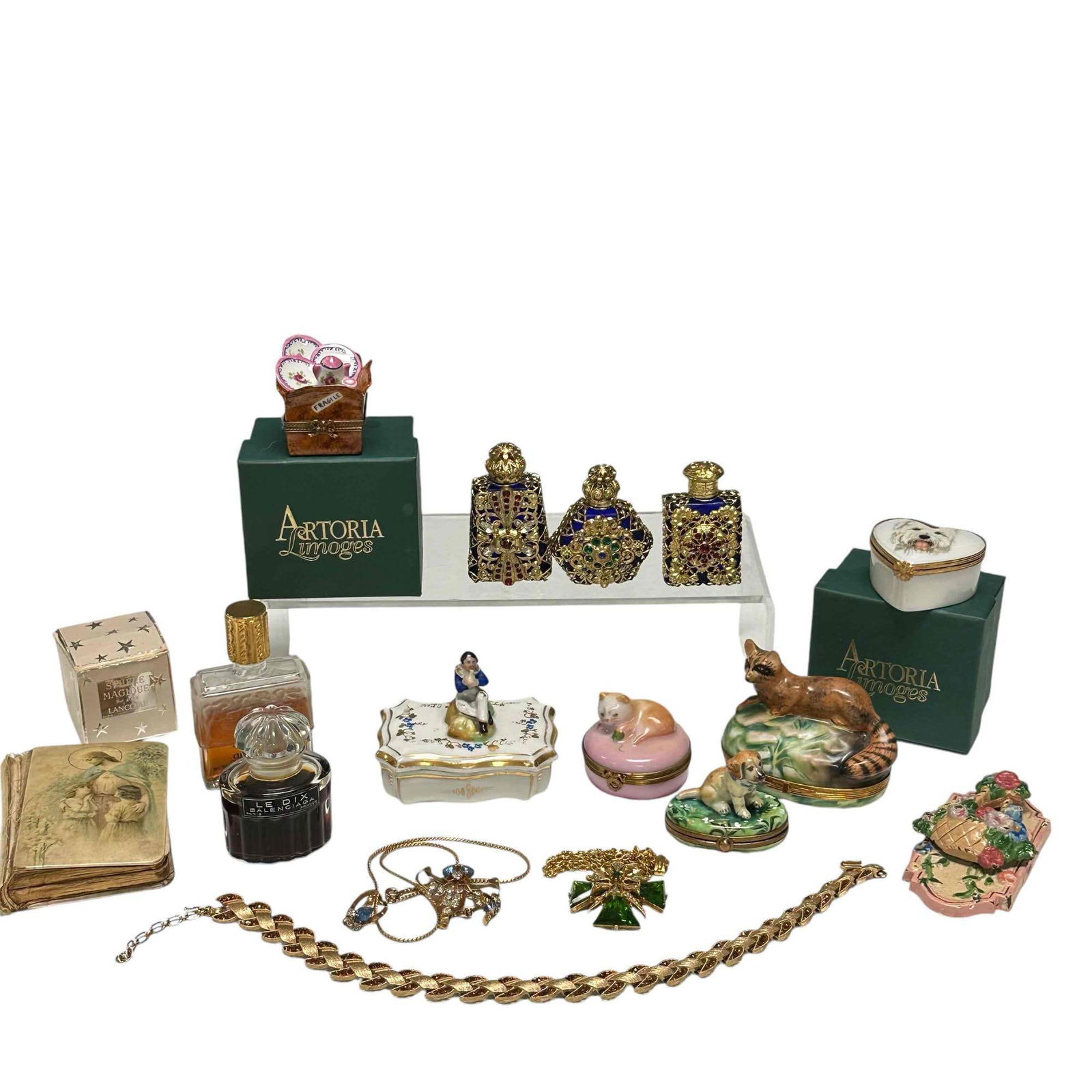 Ladies Dresser Accessory Collection (1 of 20)