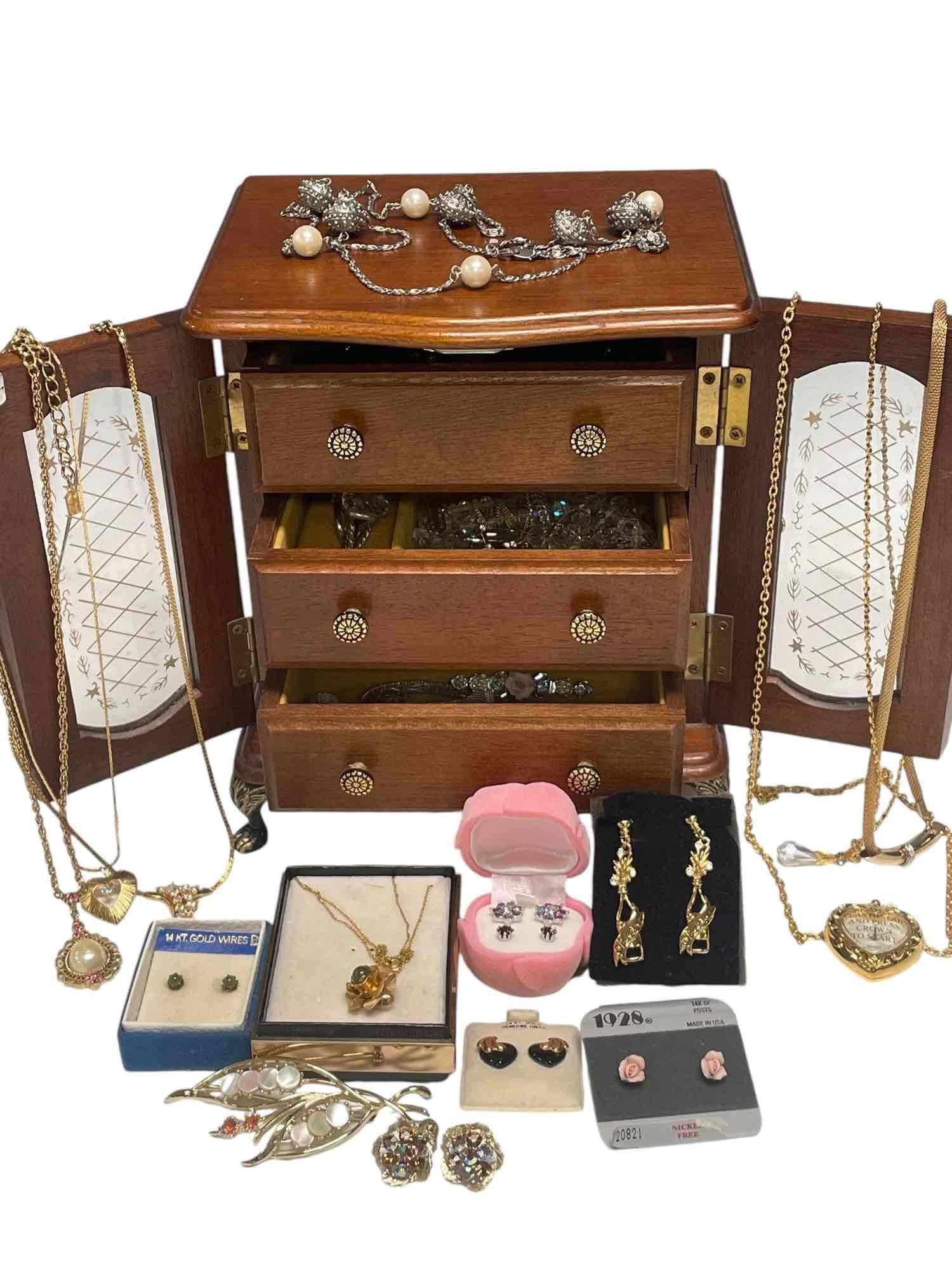 Footed Musical Jewelry Case Filled with Jewelry (1 of 20)