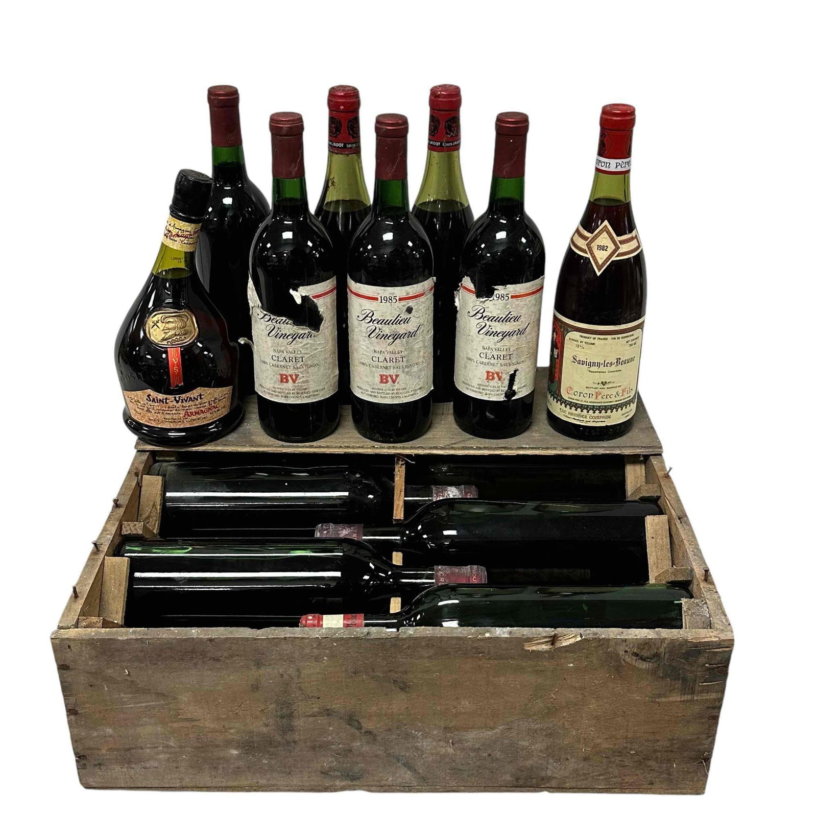 Vintage Collectible Wine Bottles and Crate Display: Vintage Collectible and decorative wine bottle and crates. 12 (one label rest missing chateau bel air marquis d'aligre 1969 crate decorative only, 3 1985 Claret Napa Valley Beaulieu Vineyard and other