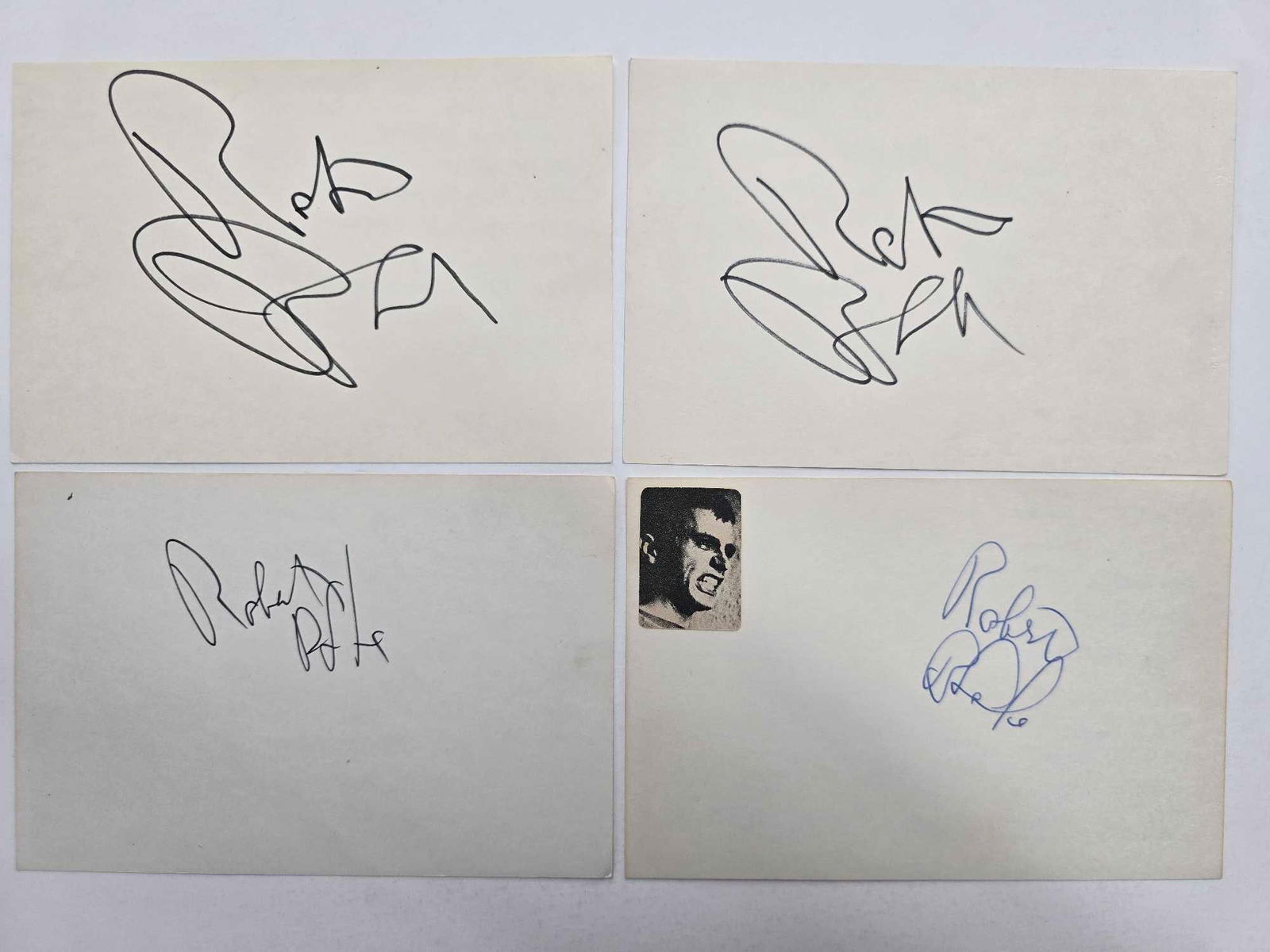 Robert Blake (4) autographed index card: Country: USA Size: 4 x 6 Condition: A- Year: 1973 Stars: Notes: "In Cold Blood"