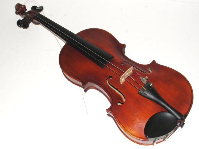 James Sholle Full Size Violin Cleveland Ohio: With bow & case. Having strong tiger maple one piece back. Full size 4x4 23 1/4'' 14'' body. Condition very good, below normal wear for age use. Needs new strings. Bow need haring and eye piece, case 