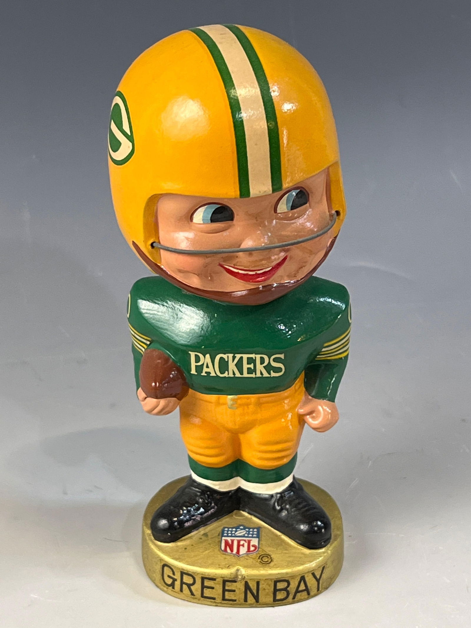 Green Bay Packers Gold Base 1965-67 Bobble Head Nodder NFL (1 of 10)