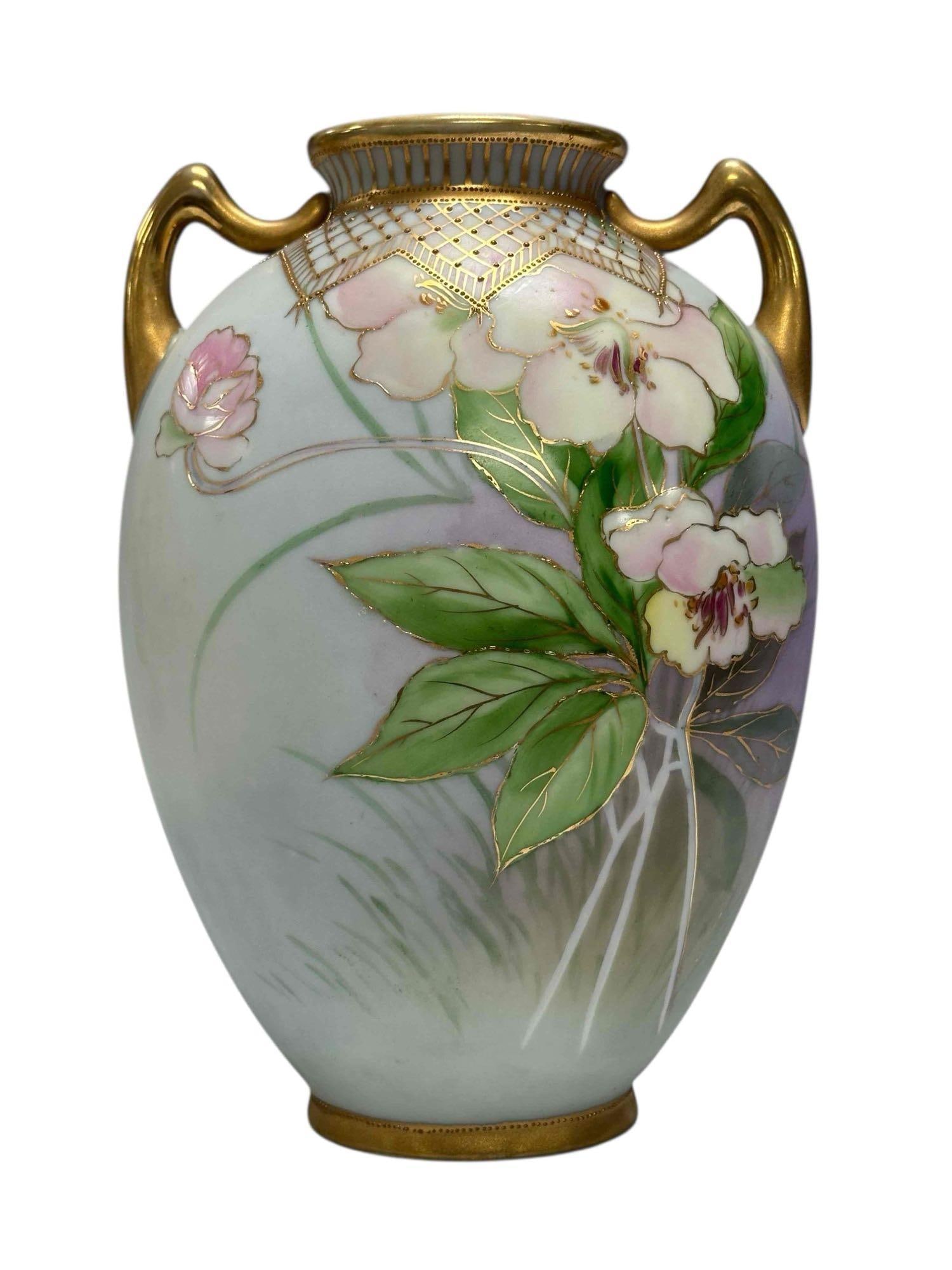 Fine Hand Painted Japanese - NIPPON Porcelain Vase (1 of 15)