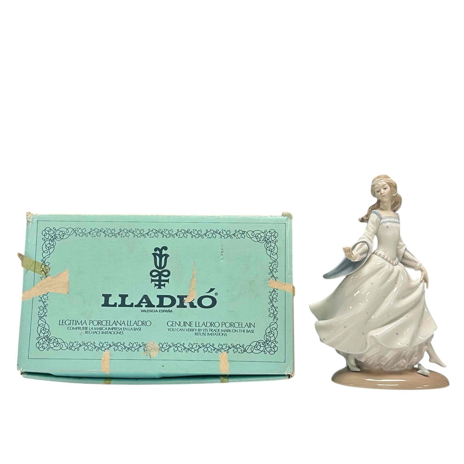 Lladro Cinderella Figurine (1 of 14)