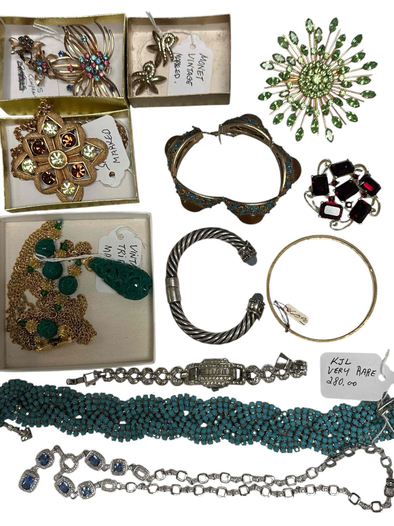 Costume Jewelry -Lisner Trifari Ken Lane Monet (1 of 17)