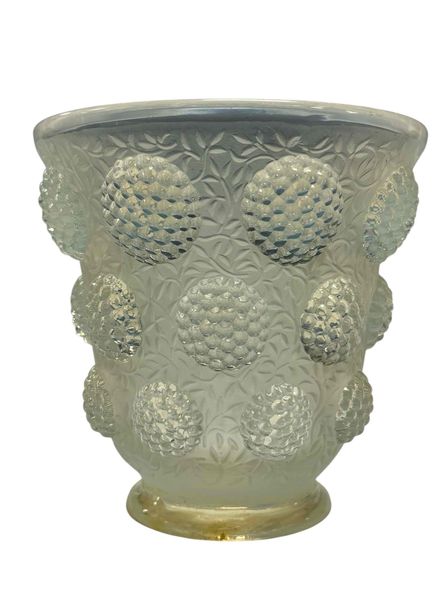 Art Deco Verlys French Opalescent Glass Vase (1 of 18)