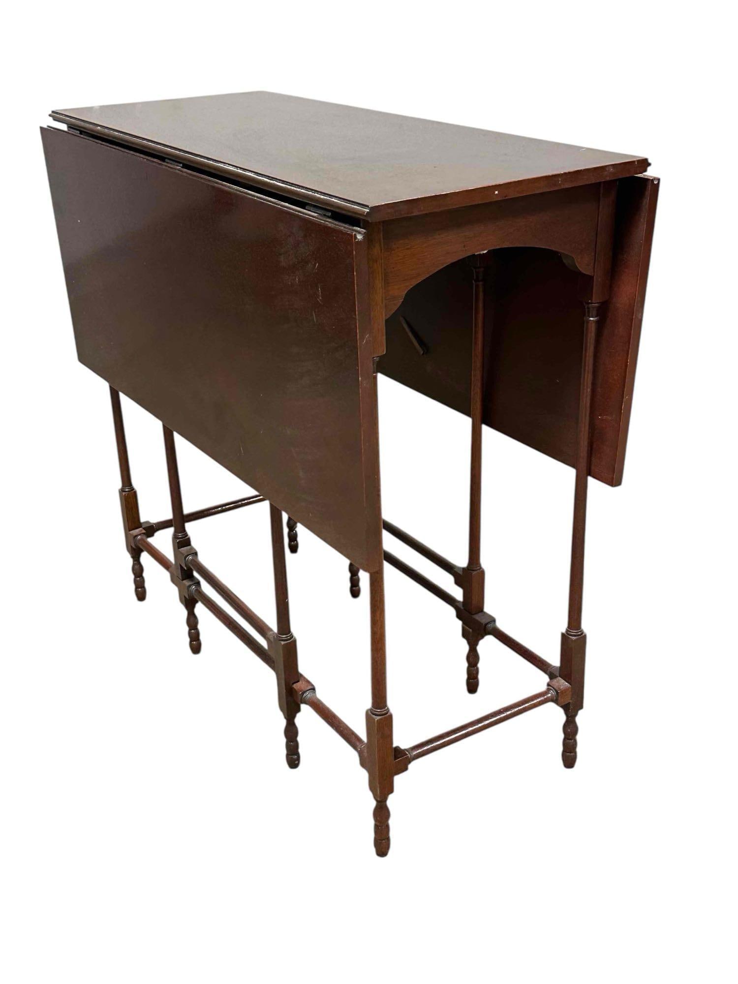 Baker Historic Charleston Mahogany Gateleg Table (1 of 19)