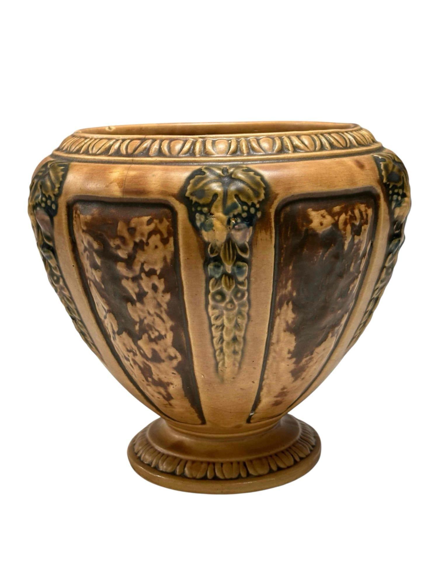 Roseville Pottery Florentine Jardiniere (1 of 17)