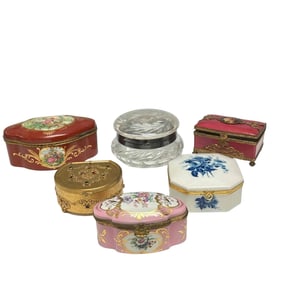 Collection of Dresser Boxes includes Limoges (6)