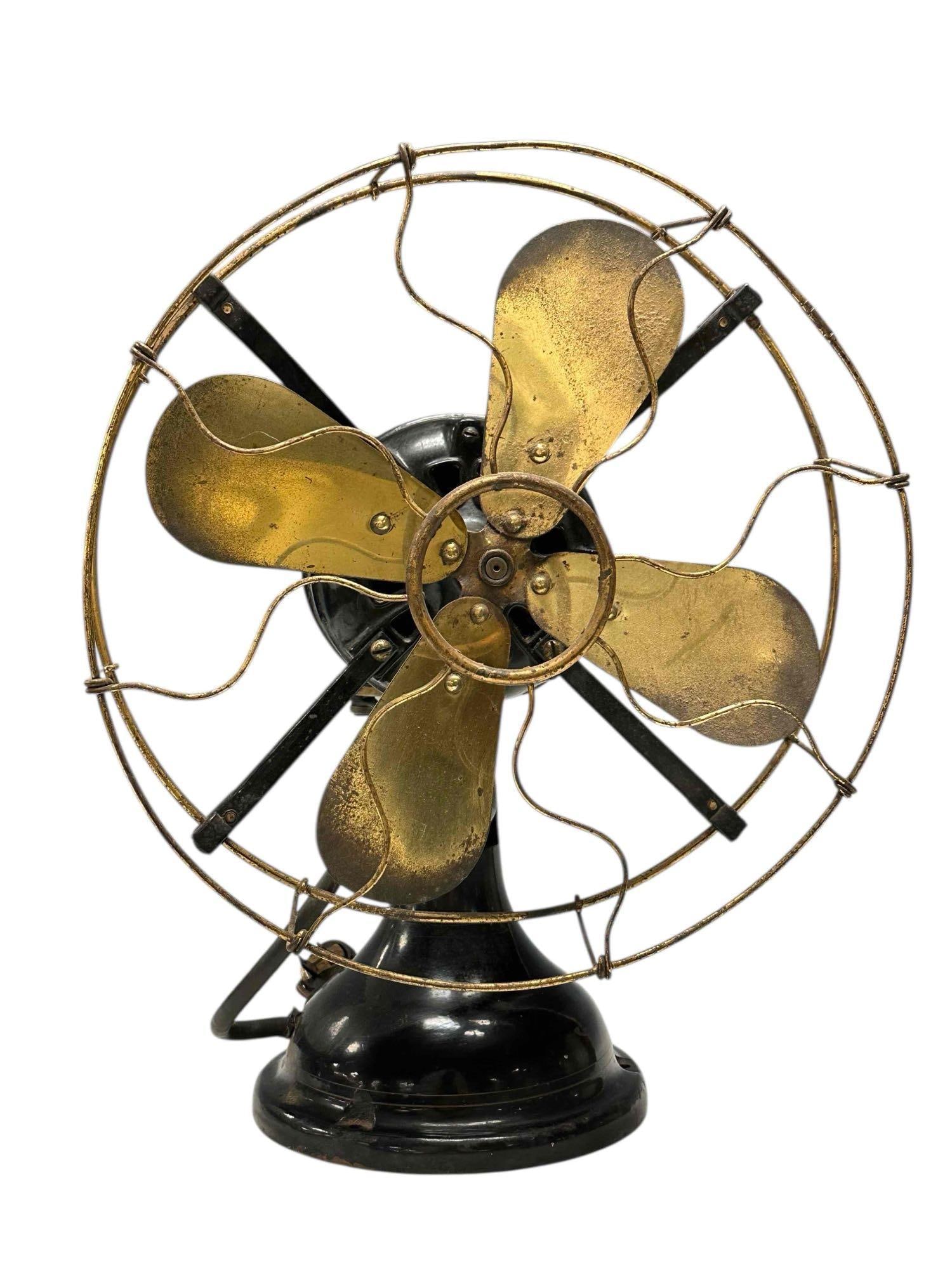 The Robbins & Myers Circa 1910 Brass 4 Blade Desk Fan (1 of 17)