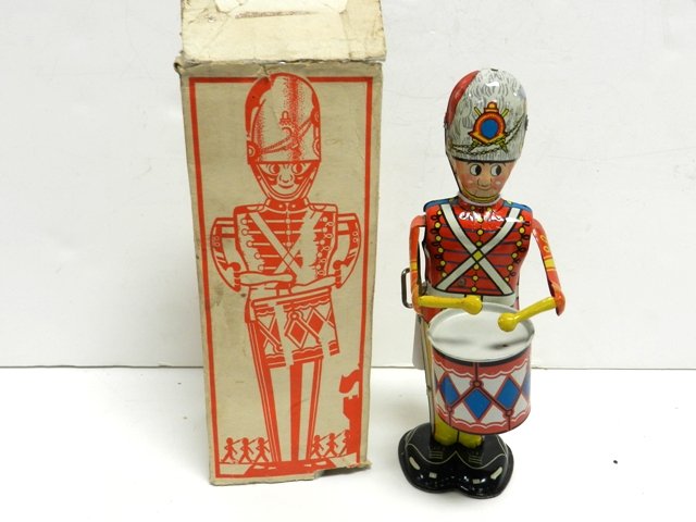 Marx Mechanical Drummer Box Tin windup Toy: Excellent and working condition. In original box. Circa 1950's.