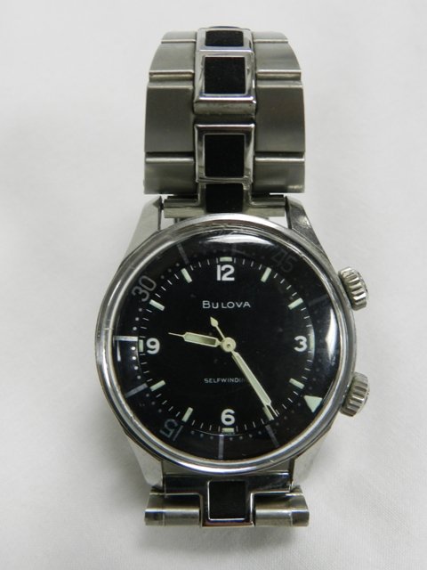 RARE Bulova Mens Wrist Watch: Self winding with alarm. Minimal normal use and wear. 36mm.