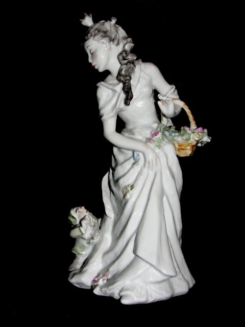 Snow White And Dwarf Rosenthal Figurine: Impressed Model numbers and signed for L. Friedrich Gronau (see photo)