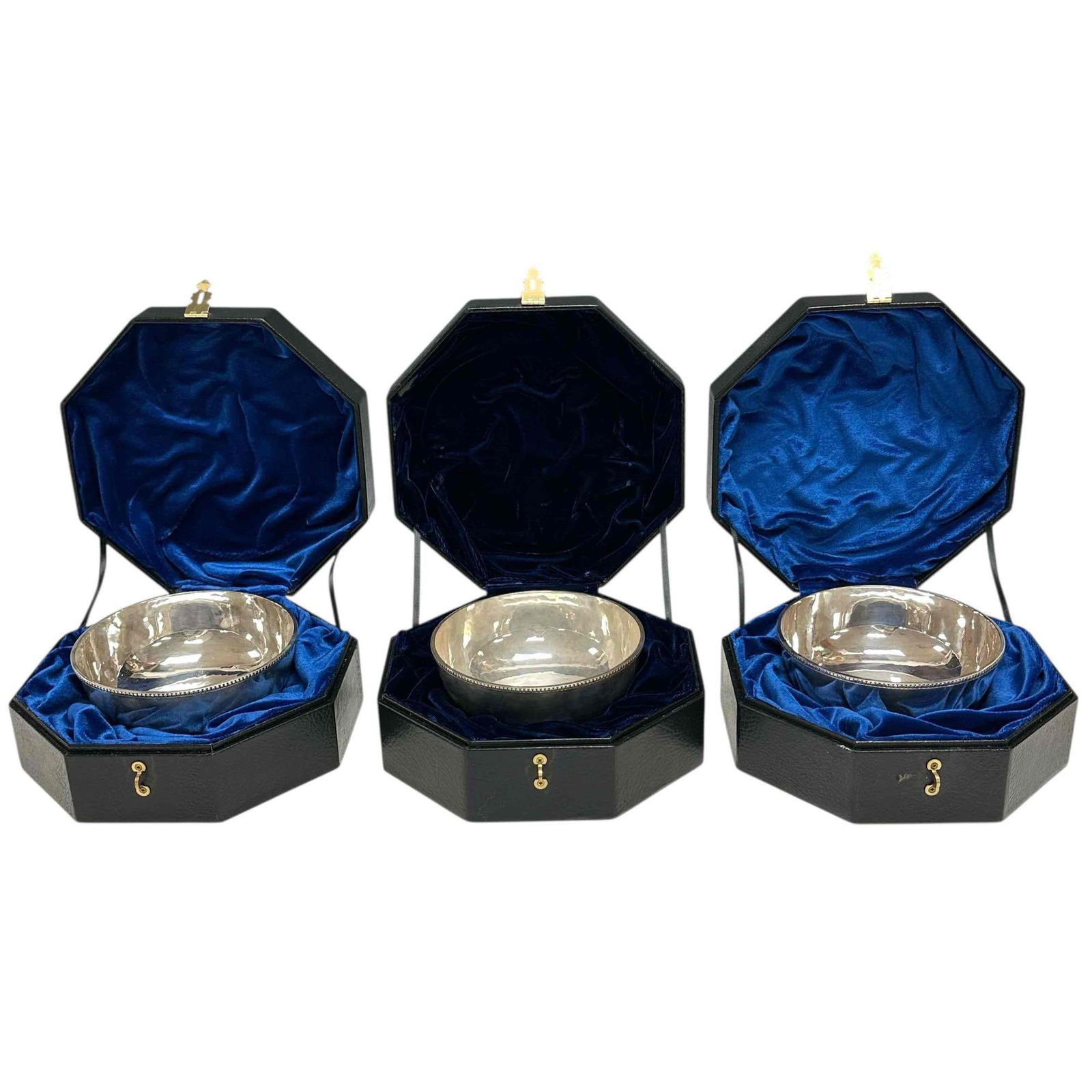 (3) Sterling Silver Bowls by James Curtis Silversmith in Presentation Boxes (1 of 19)