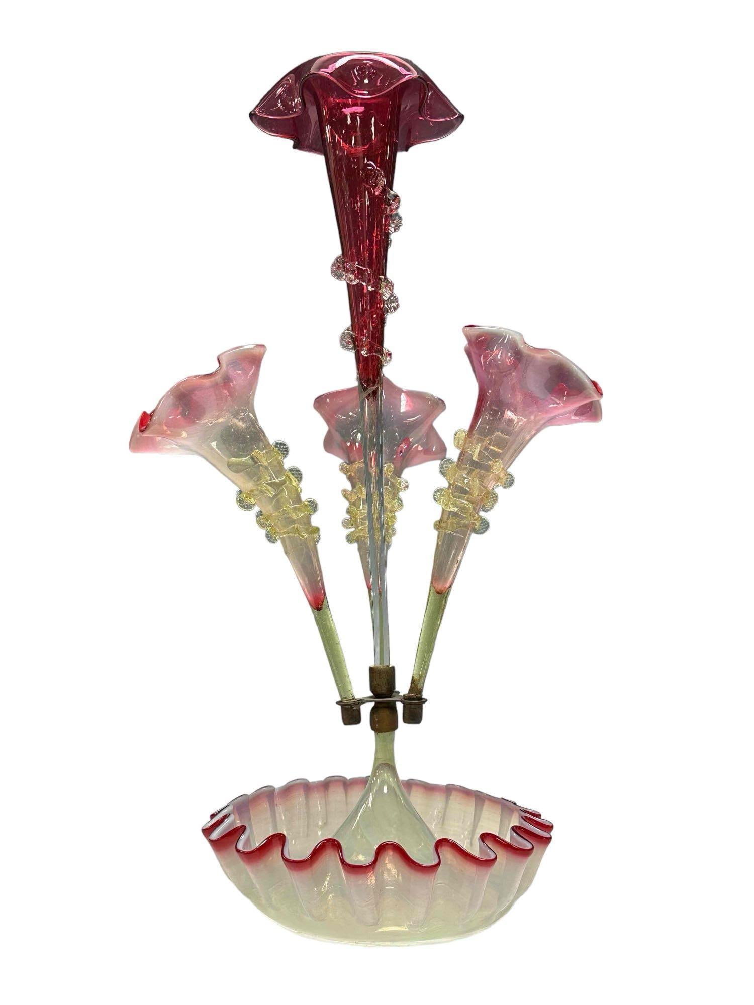 Fine English Victorian Art Glass 4 Horn Flower Epergne (1 of 16)