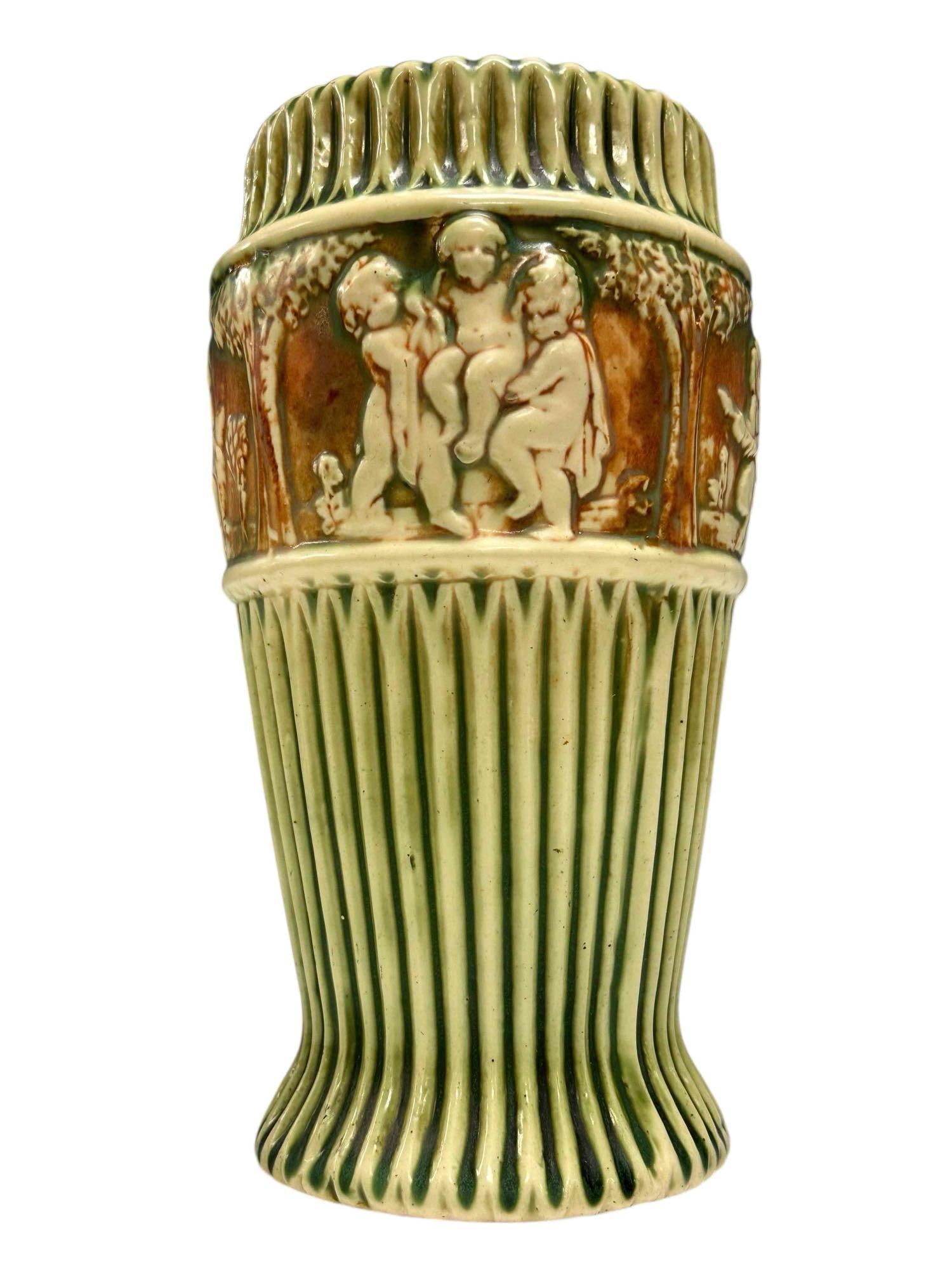 Circa 1915 Roseville Pottery "Donatello" Cherubs Vase (1 of 13)