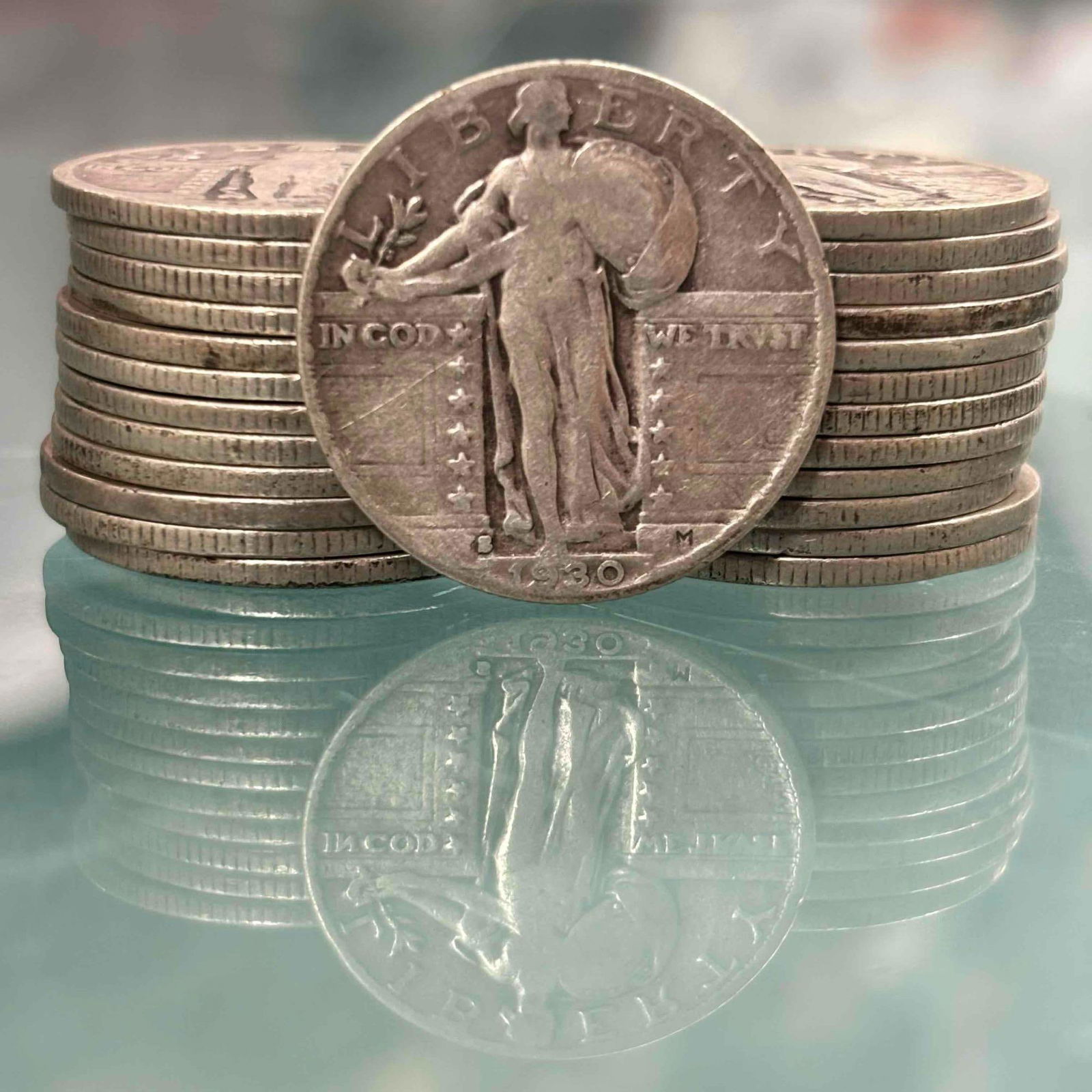 25 Standing Liberty Quarters 90% Silver: 25 Circulated Standing Liberty quarters 90% silver content. See photos.