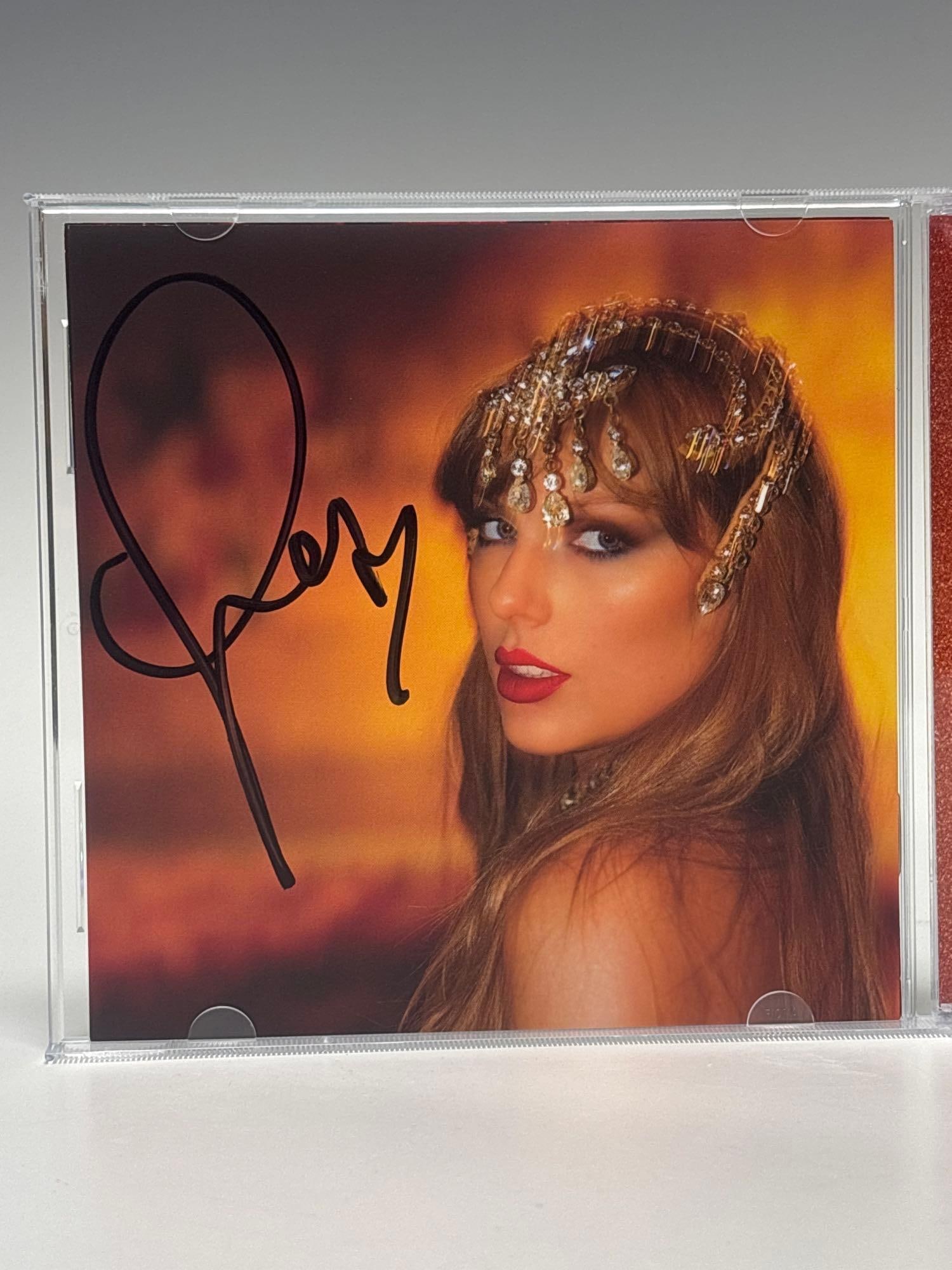 Taylor Swift The Life of a Showgirl Autographed CD Insert JSA (1 of 7)