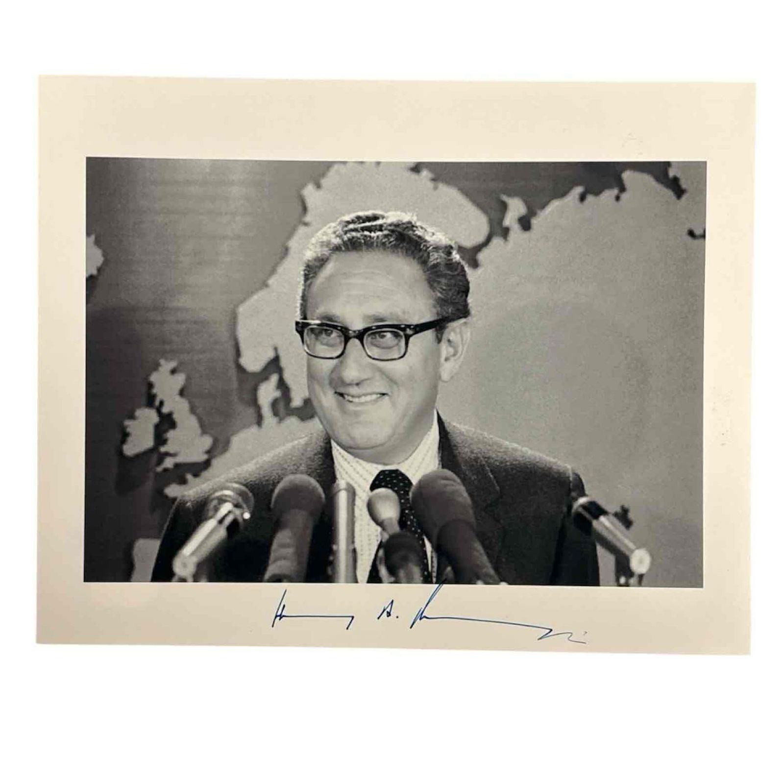 Henry Kissinger Autographed Photo JSA (1 of 8)