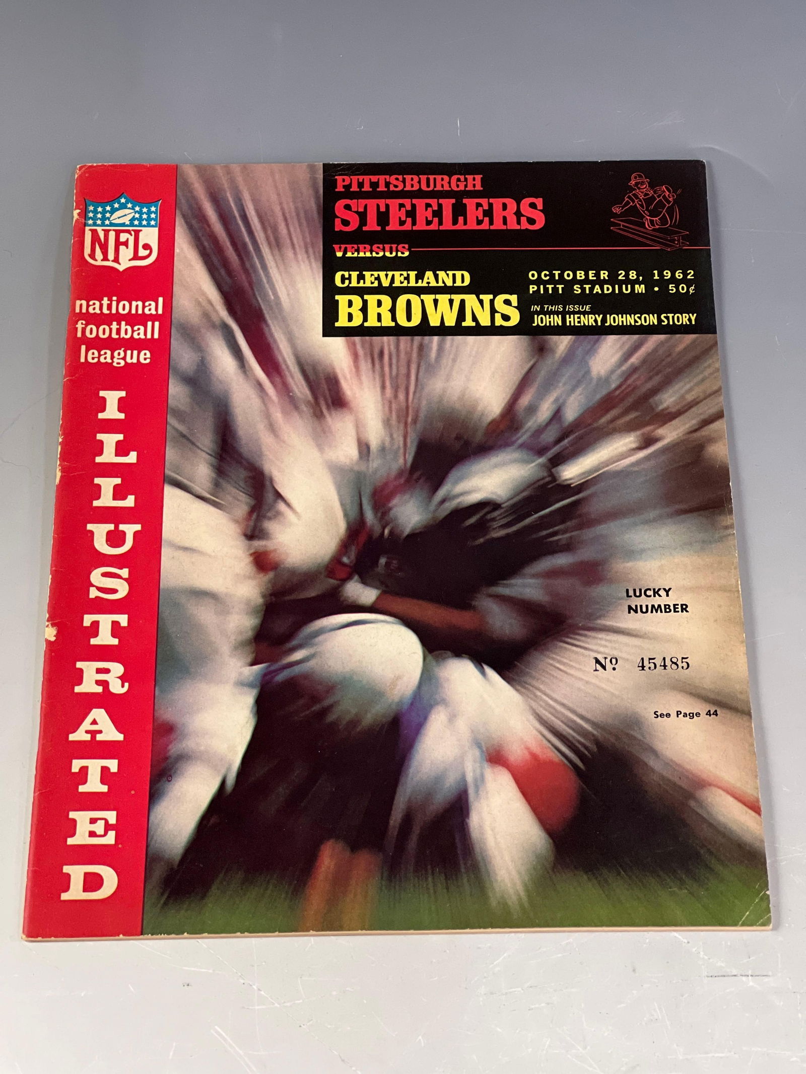 1962 Pittsburgh Steelers vs Cleveland Browns Program Jim Brown 2 TD: The Browns won this game in Pittsburgh and Jimmy Brown caught and ran for a TD, Decent signs of use.
