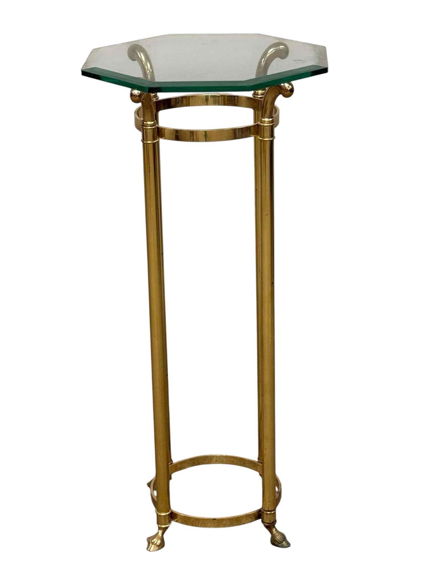 LABARGE Hollywood Regency Pedestal with Octagonal Glass: Measuring approx 35.5" h x 16" x 16" octagonal glass top as shown. Light use and wear as shown, mid 20th century, see photos
