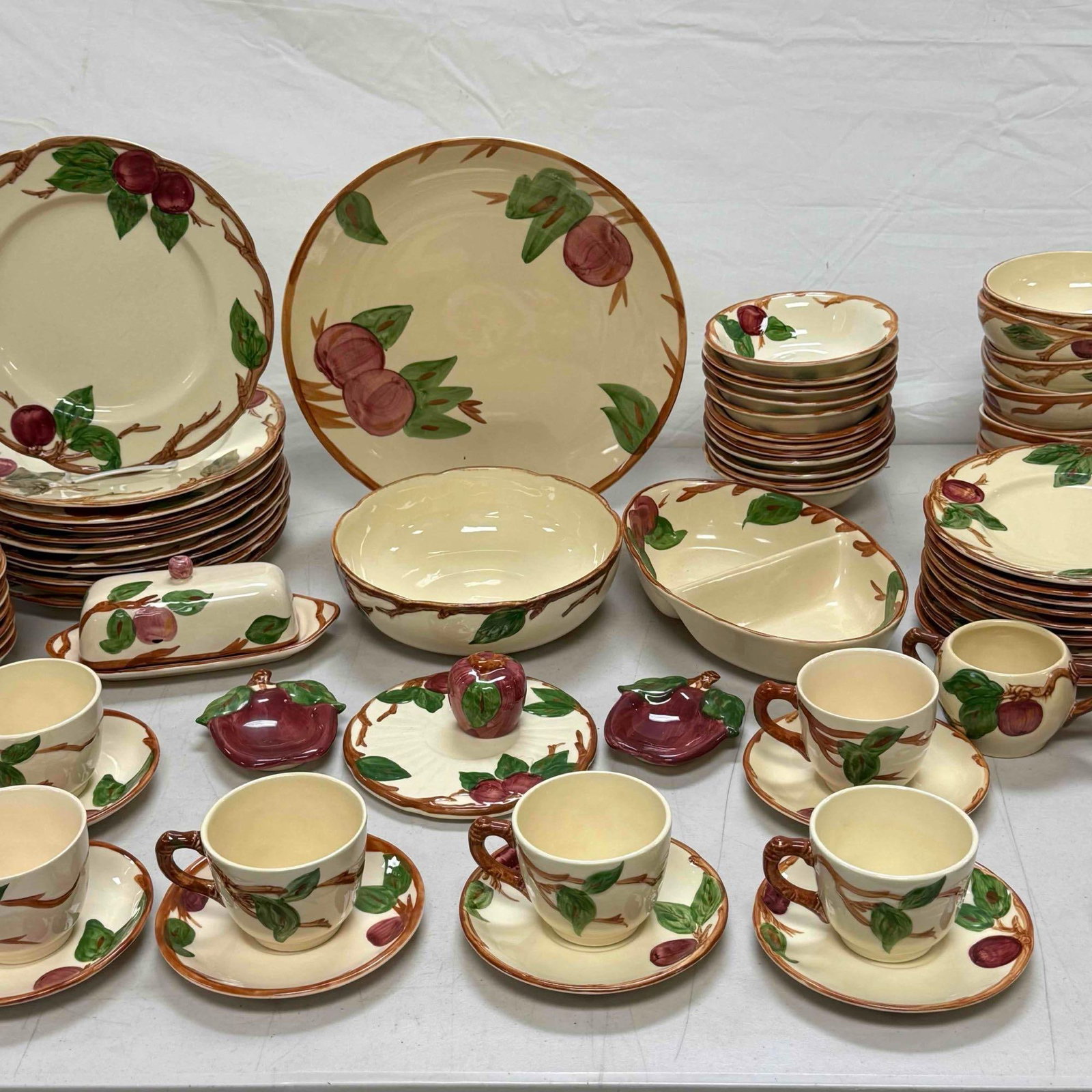 Franciscan Earthenware Apple Pattern Dinnerware 102 Pcs - 5
