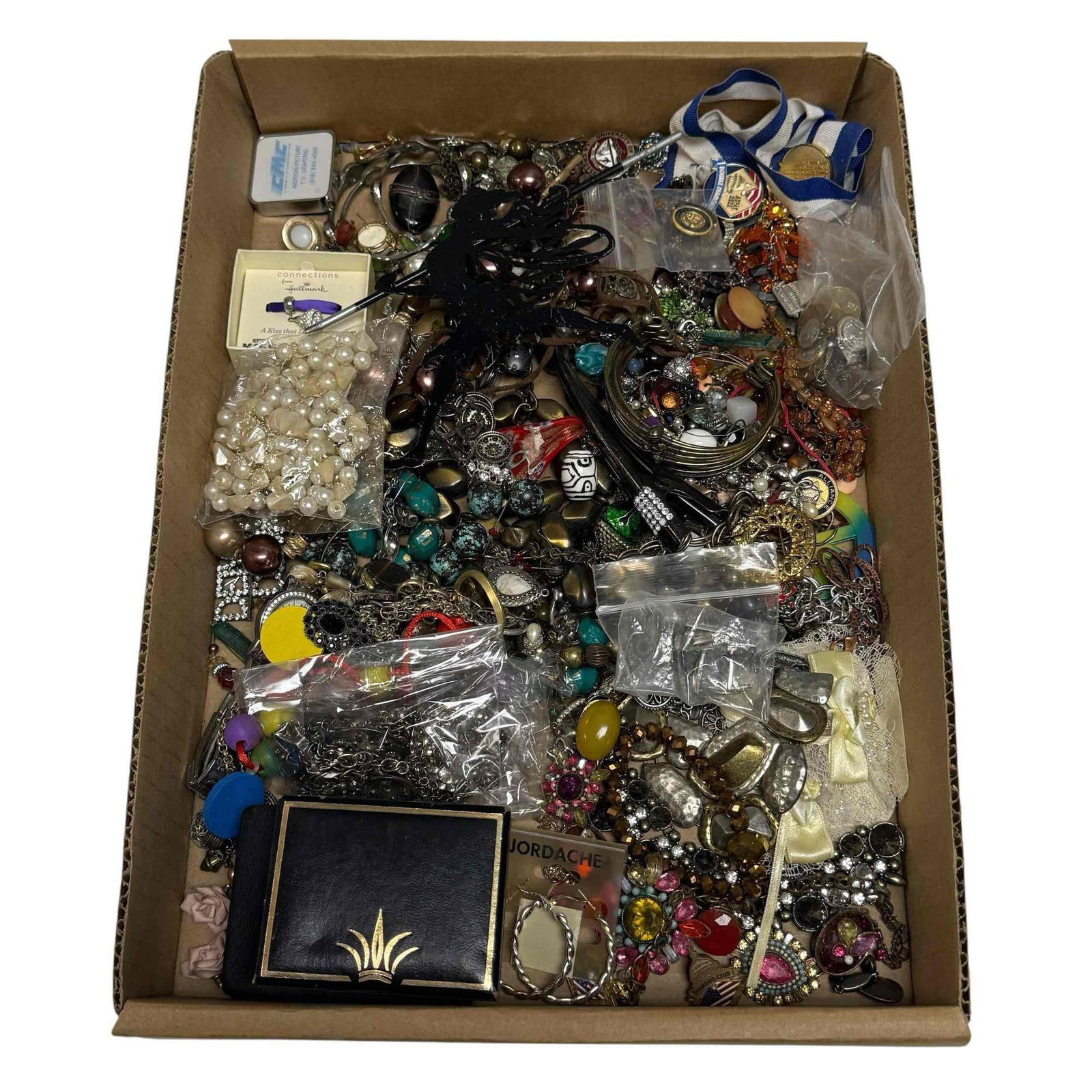 Men and Women Costume Jewelry Grouping (1 of 16)