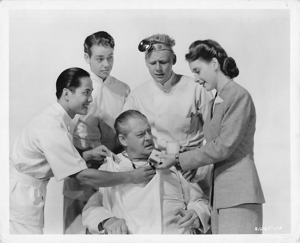 Dr. Gillespie's New Assistant - Stills: Quantity: 18 Year: 1942 Condition:B+ Country: U.S.A Studio: MGM Size: 8x10 Genre: Crime Stars: Lionel Barrymore, Van Johnson, Susan Peters