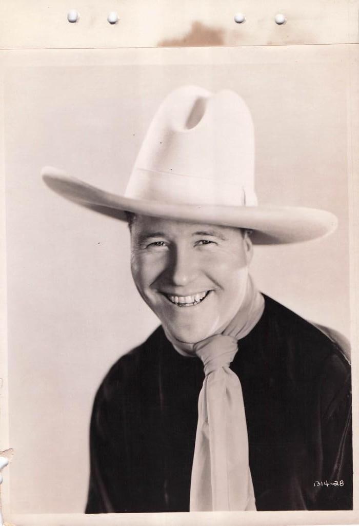 Dude Ranch - Keybook Stills #1: Quantity: 20 Year: 1931 Condition:B+ Country: U.S.A Studio: Paramount Size: 8x11 Genre: Comedy Stars: Jack Oakie, Stu Erwin, Mitzi Green, June Collyer