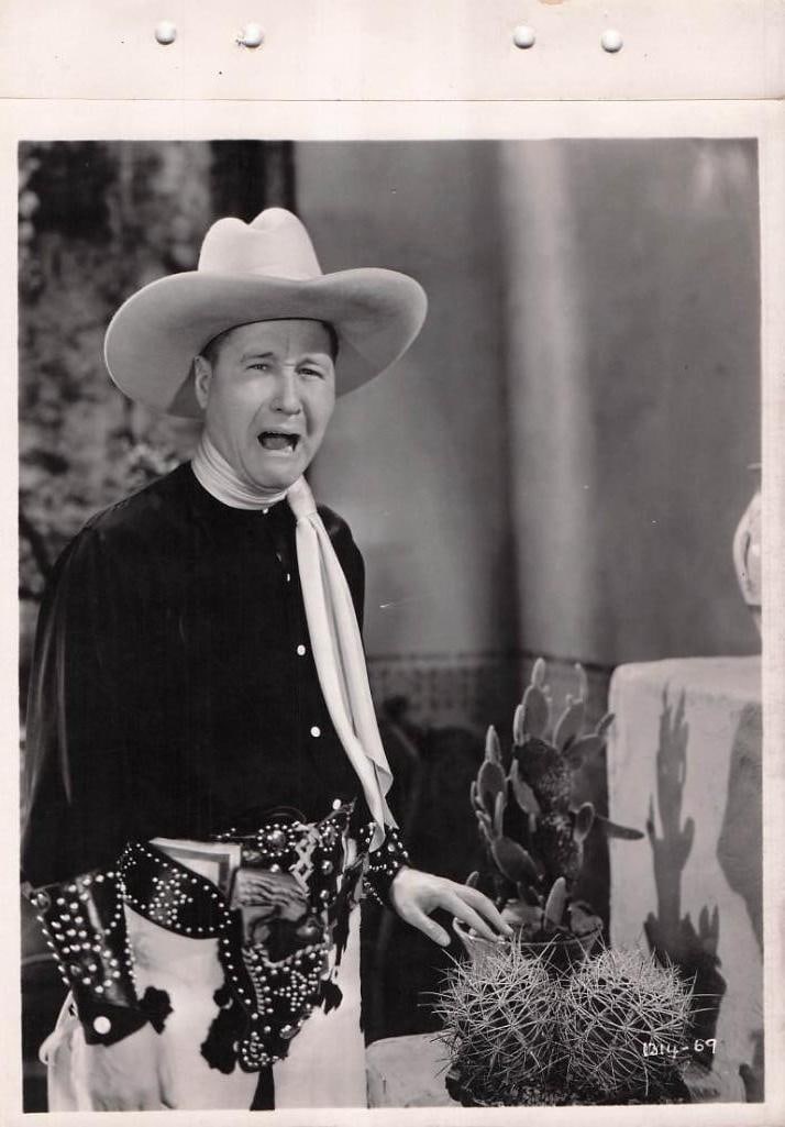 Dude Ranch - Keybook Stills #2: Quantity: 19 Year: 1931 Condition:B+ Country: U.S.A Studio: Paramount Size: 8x11 Genre: Comedy Stars: Jack Oakie, Stu Erwin, Mitzi Green, June Collyer
