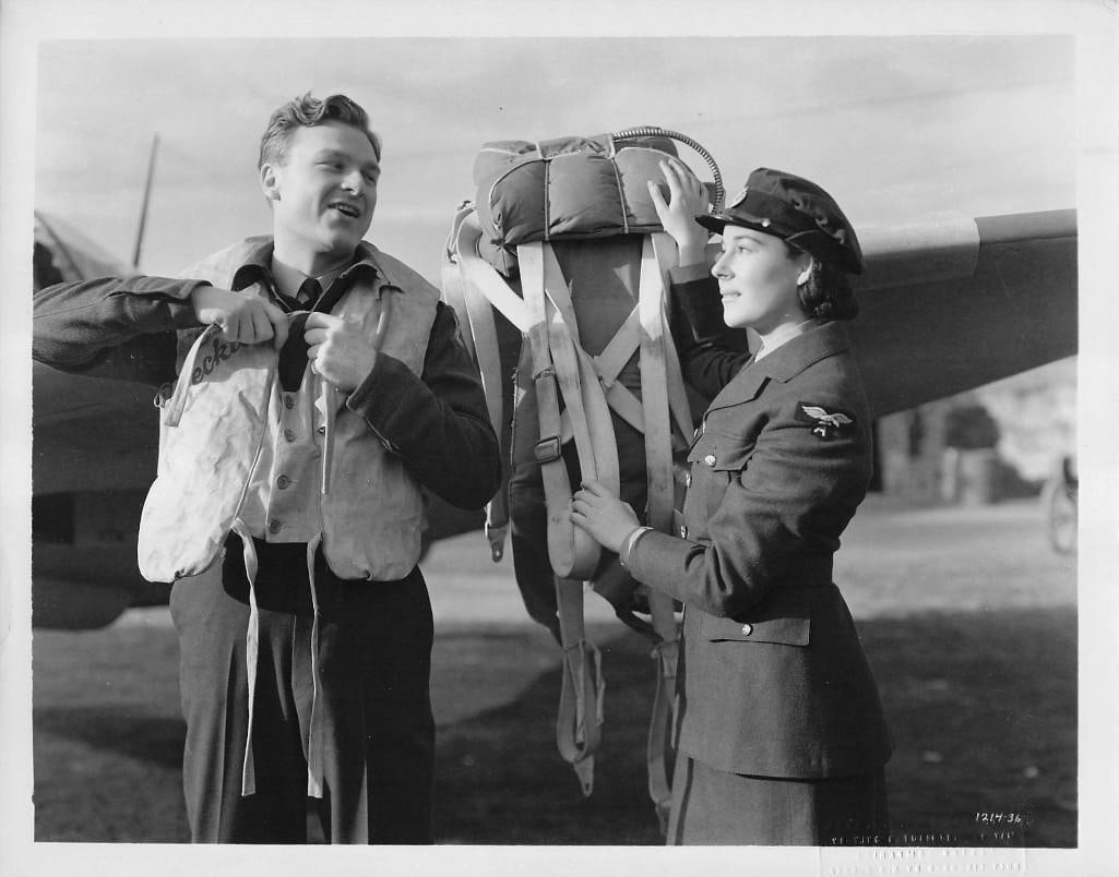 Eagle Squadron - Stills: Quantity: 20 Year: 1942 Condition:B+ Country: U.S.A Studio: Universal Size: 8x10 Genre: War Stars: Robert Stack, Eddy Albert, Diana Barrymoore, John Loder