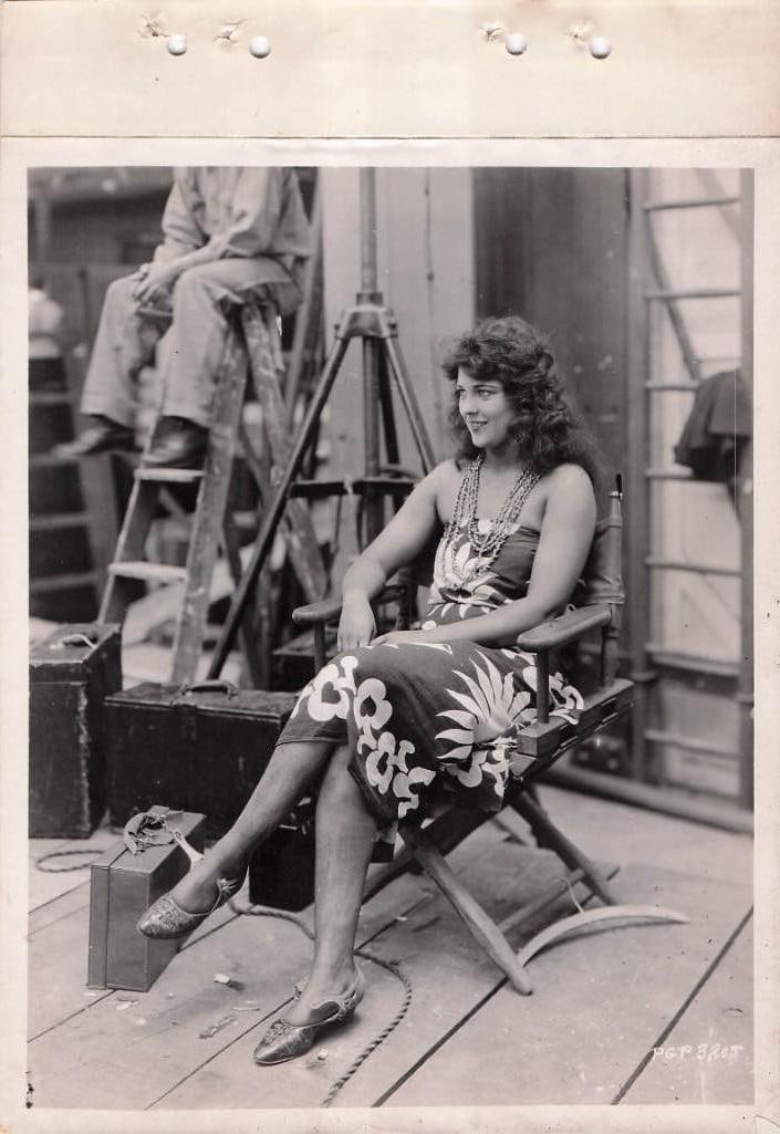 Ebb Tide - Keybook Stills: Quantity: 21 Year: 1922 Condition:B+ Country: U.S.A Studio: Paramount Size: 8x11 Genre: Silent Stars: Jaqueline Logan, Lila Lee, Noah Beery Sr. Raymond Hatton, George Fawcett, James Kirkwood