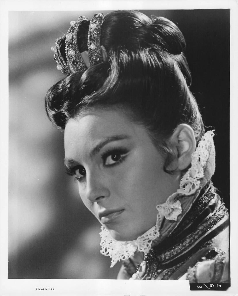 El Green Stills: Quantity: 20 Year: 1966 Condition:B+ Country: U.S.A Studio: 20th Century Fox Size: 8x10 Genre: Drama Stars: Mael Ferrer, Rosanna Schiaffino