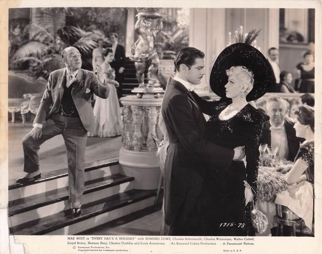 Every Day's a Holiday - Stills (1 of 18)