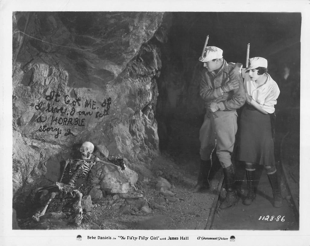 Fifty Fifty Girl - Keybook Stills: Quantity: 15 Year: 1928 Condition:B+ Country: U.S.A Studio: Paramount Size: 8x10 Genre: Bebe Daniels, James Hall, Clarence Badger - Director Stars: