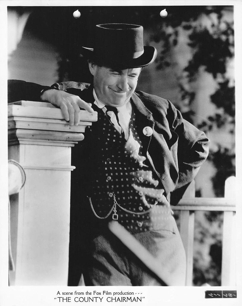 Country Chairman - Keybook Movie Stills: Quantity: 19 Year: 1934 Condition: B+ Country: U.S.A Studio: Fox Size: 8x11 Genre: Drama Stars: Will Rogers, Frank Melton, Mickey Rooney, Evelyn Venable, Kent Taylor, Charles Middleton, Louise