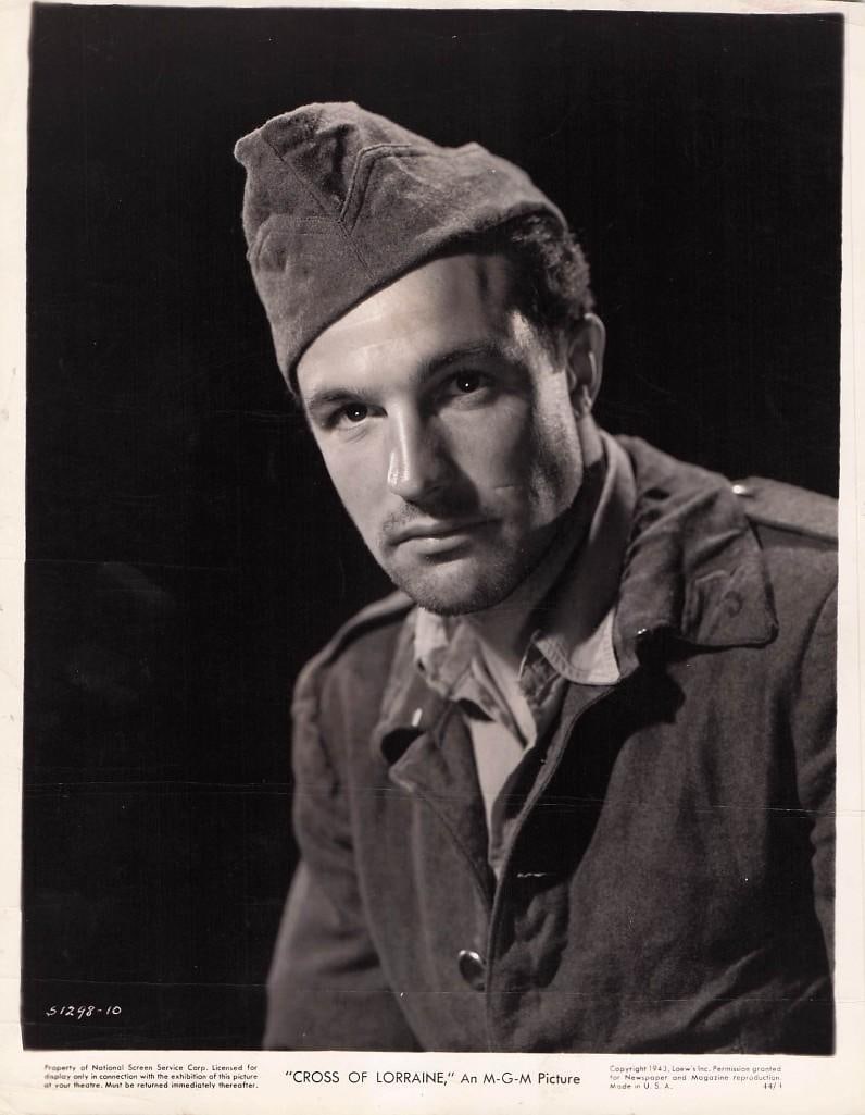 The Cross of Lorraine - Movie Stills (1 of 20)