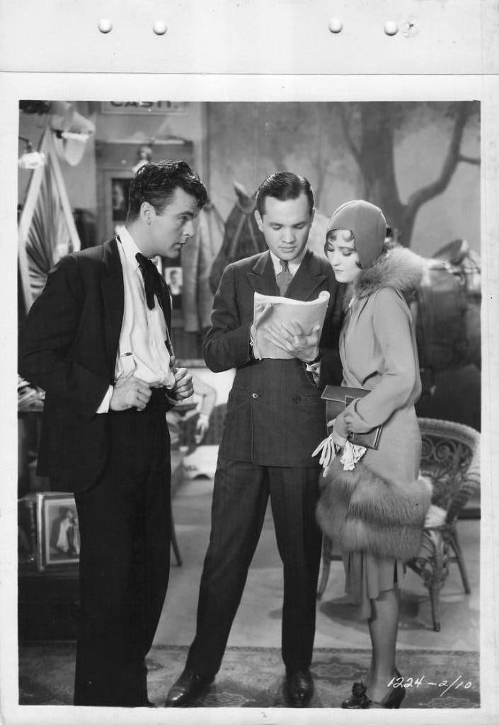 Darkened Rooms - Portrait and Candid Keybook Stills: Quantity: 16 Year: 1929 Condition: B+ Country: U.S.A Studio: Paramount Size: 8x11 Genre: Crime Stars: Evelyn Brent, Neil Hamilton, Jean Arthur, Doris Hill